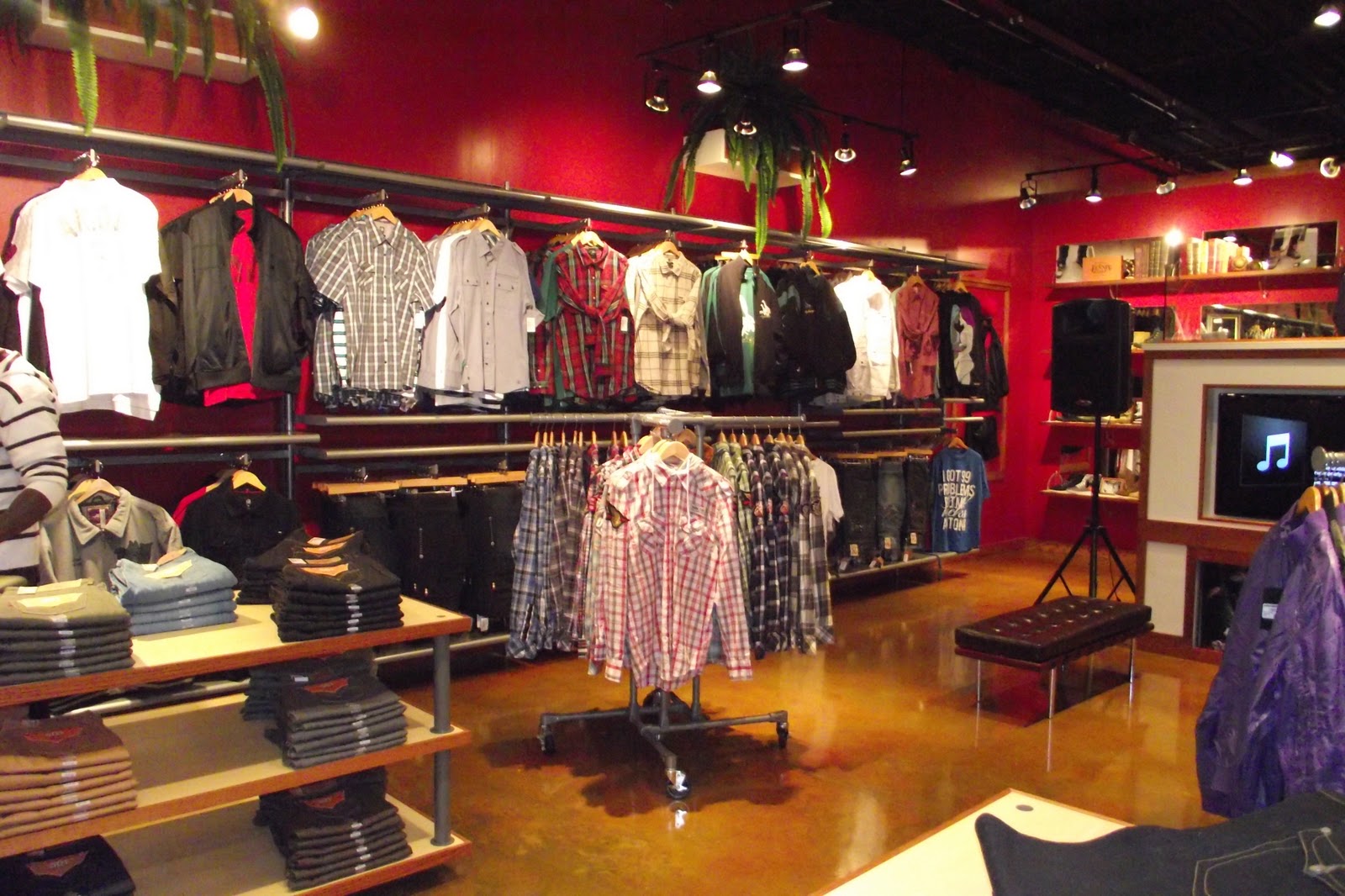 trendy clothing stores