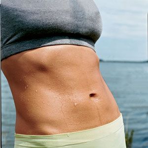 Feel Your Tummy Tightening and Definitely Burning With This 5 Minute Routine Feel Your Tummy Tightening (and Definitely Burning) With This 5 Minute Routine
